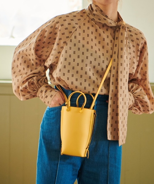 E'POR(エポール)の「【E'POR】Y BAG Micro 【the GIFT 望月芹名コラボカラー (ブラック系(02)とホワイト系(13))】(ショルダーバッグ・レディース・ブラック/ブラウン/ピンク/イエロー系その他4/ターコイズブルー/パープル系その他/ブラック系その他/ホワイト系その他3・FREE)」の19枚目の写真