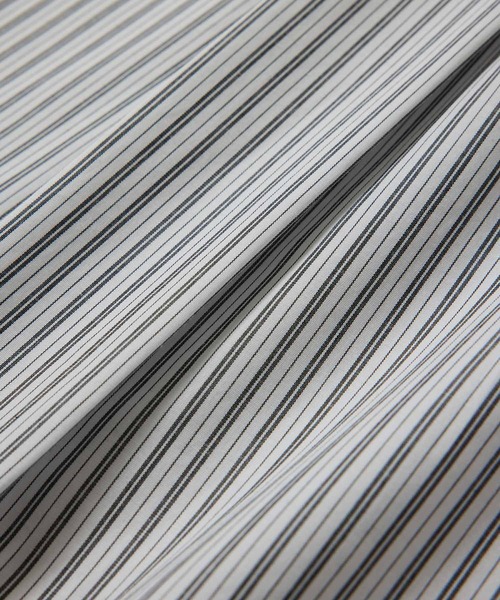 ADAM ET ROPE'（アダムエロペ）の「オーバーサイズ スキッパーシャツ（シャツ/ブラウス・メンズ・ホワイト/ホワイト系その他4/ブルー系その他2・L/M）」の11枚目の写真