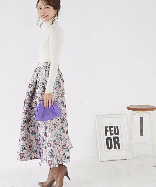 M y u（ミュー）の「フラワージャガード 贅沢フレアスカート（スカート・レディース・ブラック/ブラウン・FREE）」の3枚目の写真