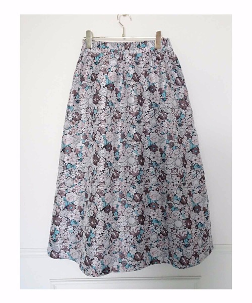 M y u（ミュー）の「フラワージャガード 贅沢フレアスカート（スカート・レディース・ブラック/ブラウン・FREE）」の5枚目の写真