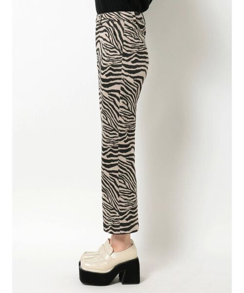 EMODA（エモダ）の「アンクルフレアパンツ（その他パンツ・レディース・ブラック/ブルー/その他・SMALL/MEDIUM）」の15枚目の写真