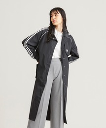 adidas（アディダス）の「アディカラークラシックストレンチコート
