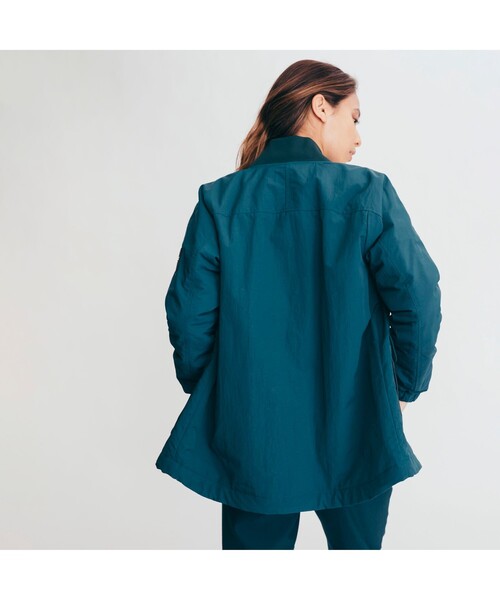 AIGLE（エーグル）の「撥水 MA1 パテッドミッド ブルゾン（ブルゾン・レディース・ダークグリーン/ベージュ・40/38/36）」の12枚目の写真