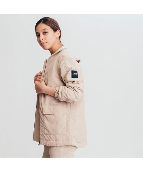 AIGLE（エーグル）の「撥水 MA1 パテッドミッド ブルゾン（ブルゾン・レディース・ダークグリーン/ベージュ・40/38/36）」の4枚目の写真