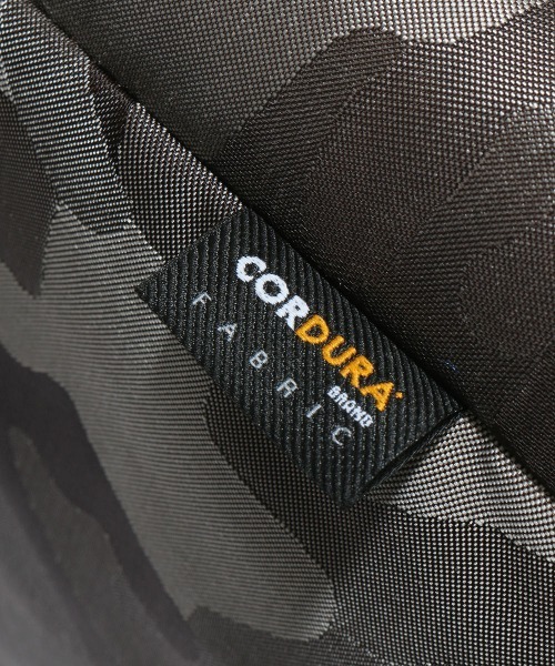 MARK & LONA（マークアンドロナ）の「Gauge Camo Iron Cover（ゴルフ