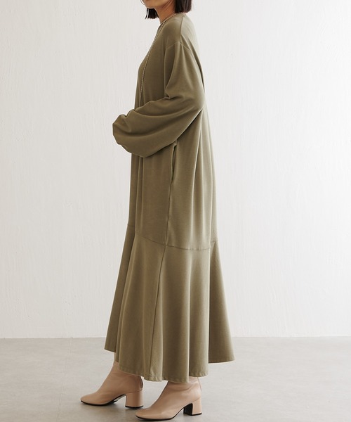 BONbazaar（ボンバザール）の「★OT★裾フレア切替ワンピース（ワンピース・レディース・カーキ/オフホワイト/チャコールグレー・FREE）」の15枚目の写真