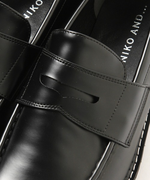niko and...(ニコアンド)の「フェイクレザーペニーローファー(ローファー・メンズ・ブラック/ベージュ・MEDIUM/LARGE)」の13枚目の写真