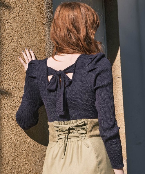 REDYAZEL（レディアゼル）の「バックリボンパワショルリブニット（ニット/セーター・レディース・オフホワイト/イエロー/ブルー/ネイビー・FREE）」の3枚目の写真