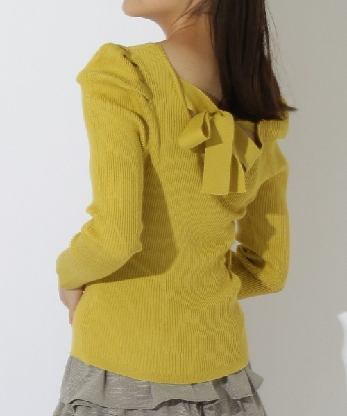 REDYAZEL（レディアゼル）の「バックリボンパワショルリブニット（ニット/セーター・レディース・オフホワイト/イエロー/ブルー/ネイビー・FREE）」の4枚目の写真