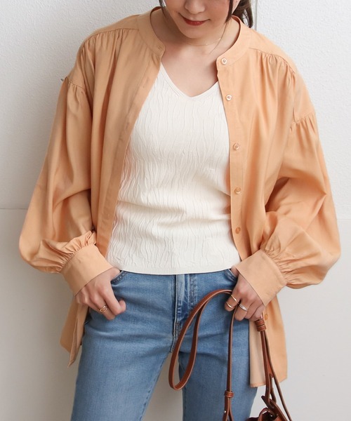 Social GIRL（ソーシャルガール）の「ヨークギャザーシャツ（シャツ/ブラウス・レディース・グリーン/オレンジ/オフホワイト/ベージュ・M/L）」の4枚目の写真