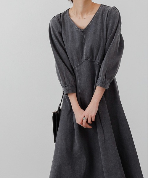 COLONY 2139（コロニートゥーワンスリーナイン）の「デニムタックフレアワンピース（ワンピース・レディース・ブルー/ブラック・FREE）」の19枚目の写真