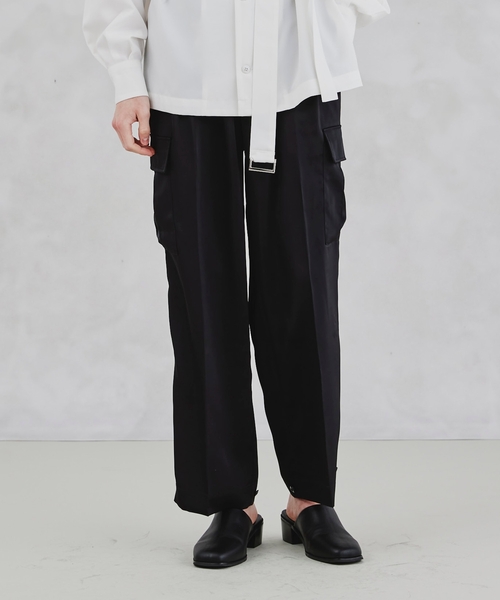 tk.TAKEO KIKUCHI（ティーケータケオキクチ）の「◆サテンワイドストレートカーゴパンツ（その他パンツ・メンズ・ブラック/ベージュ・02/03）」の2枚目の写真