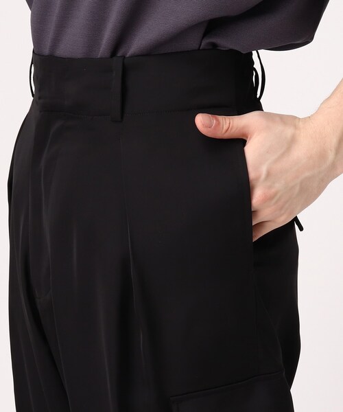 tk.TAKEO KIKUCHI（ティーケータケオキクチ）の「◆サテンワイドストレートカーゴパンツ（その他パンツ・メンズ・ブラック/ベージュ・02/03）」の7枚目の写真