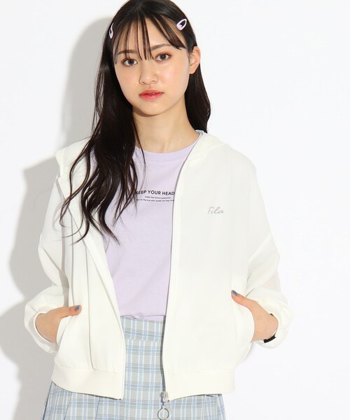 FILA(フィラ)の「◆【FILA】コラボ フード付透けブルゾン(ブルゾン・キッズ・オフホワイト/ブラック・14/15 /16)」の12枚目の写真