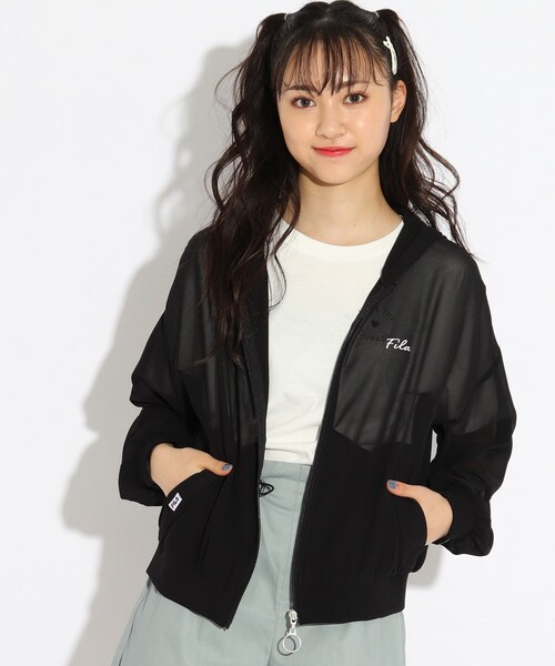 FILA(フィラ)の「◆【FILA】コラボ フード付透けブルゾン(ブルゾン・キッズ・オフホワイト/ブラック・14/15 /16)」の7枚目の写真
