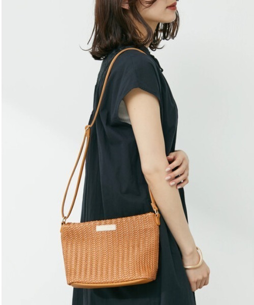 Legato Largo（レガートラルゴ）の「・Legato Largo アミコミショルダー（トートバッグ・レディース・アイボリー/キャメル/ピンクベージュ・FREE）」の2枚目の写真