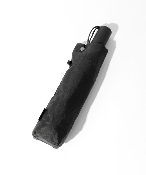 bpr BEAMS（ビーピーアール ビームス ）の「BEAMS / 折り畳み傘（無地）（折りたたみ傘・メンズ・ブラック/チャコールグレー・ONE SIZE）」の3枚目の写真