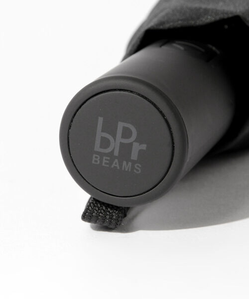 bpr BEAMS（ビーピーアール ビームス ）の「BEAMS / 折り畳み傘（無地）（折りたたみ傘・メンズ・ブラック/チャコールグレー・ONE SIZE）」の5枚目の写真