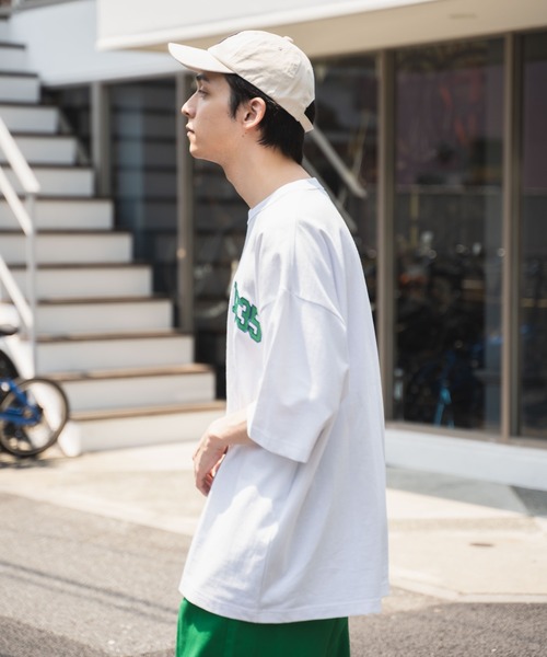 WEGO(ウィゴー)の「∴WEGO/別注ベンデイビスカレッジBIG半袖Tシャツ(Tシャツ/カットソー・メンズ・ネイビー/ダークグリーン/ホワイト系その他/ホワイト・MEDIUM/LARGE)」の13枚目の写真