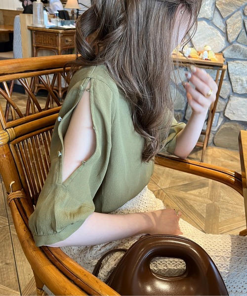 Ambre Ciel(アンブルシエル)の「2WAYショルダースリットトップス/【WEB/EC限定商品】(Tシャツ/カットソー・レディース・ブラック/オフホワイト/ライトグリーン・FREE)」の14枚目の写真