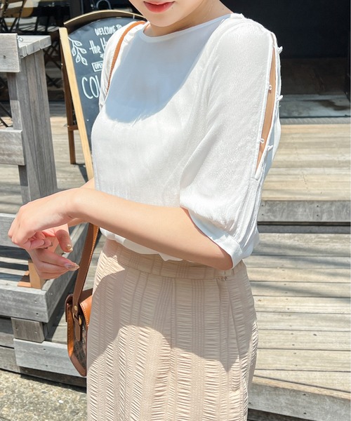 Ambre Ciel(アンブルシエル)の「2WAYショルダースリットトップス/【WEB/EC限定商品】(Tシャツ/カットソー・レディース・ブラック/オフホワイト/ライトグリーン・FREE)」の5枚目の写真