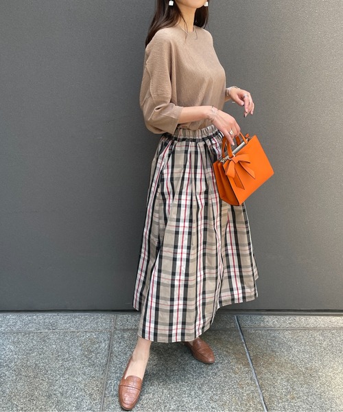 Meli rich（メリーリッチ）の「ラフさと上品さを両立。ミニプリーツビッグTシャツ（Tシャツ/カットソー・レディース・カーキ/モカ/ライトベージュ/チャコール・M/L）」の8枚目の写真