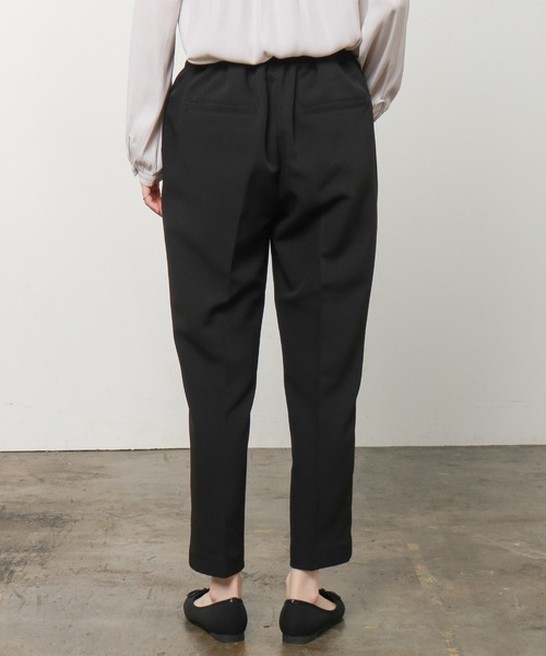 Honeys（ハニーズ）の「イージーテーパードパンツ（スラックス・レディース・ブラック/ダークグリーン/ベージュ/ネイビー/ピンク系その他/マスタード・LL/S/M/L）」の7枚目の写真