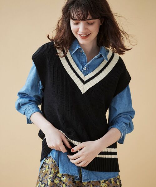 le.coeur blanc（ルクールブラン）の「チルデンアゼ編みニットベスト（ニット/セーター・レディース・ブラック/アイボリー・38）」の2枚目の写真