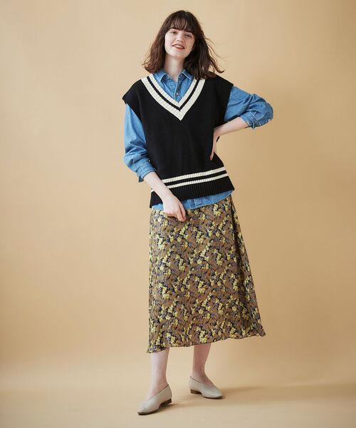 le.coeur blanc（ルクールブラン）の「チルデンアゼ編みニットベスト（ニット/セーター・レディース・ブラック/アイボリー・38）」の3枚目の写真