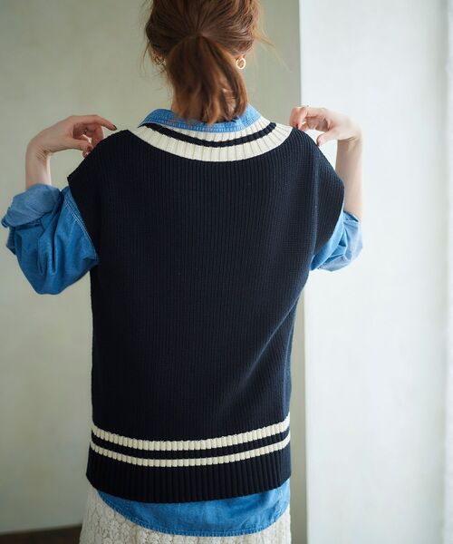 le.coeur blanc（ルクールブラン）の「チルデンアゼ編みニットベスト（ニット/セーター・レディース・ブラック/アイボリー・38）」の21枚目の写真