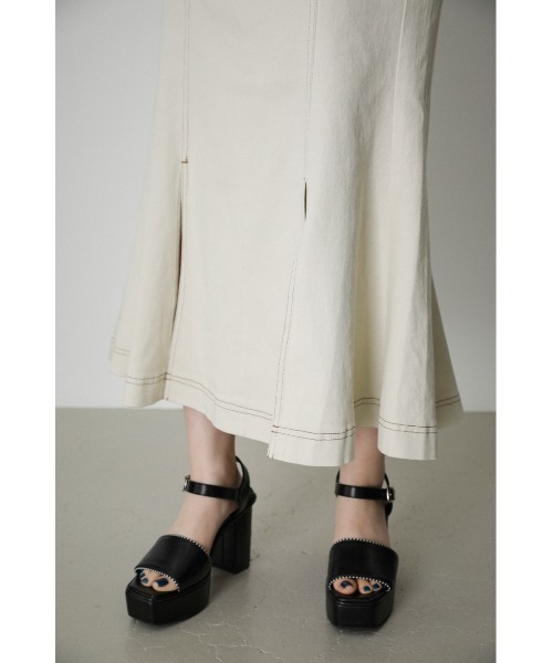 AZUL by moussy(アズールバイマウジー)の「TWILL STITCH MERMAID SK/ツイルステッチマーメイドスカート(スカート・レディース・ブラック/アイボリー/ライトブラウン・SMALL/MEDIUM)」の14枚目の写真