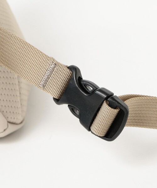 BEAMS BOY（ビームスボーイ）の「ARC’TERYX / MANTIS1 WAISTPACK（ボディバッグ/ウエストポーチ・レディース・ブラック/ブラウン系その他4/ネイビー/ベージュ/ブラック系その他4/チャコールグレー/ナチュラル/ピンク・ONE SIZE）」の18枚目の写真