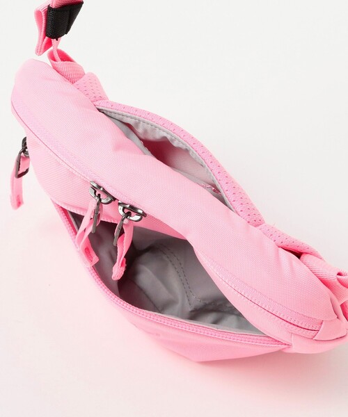 BEAMS BOY（ビームスボーイ）の「ARC’TERYX / MANTIS1 WAISTPACK（ボディバッグ/ウエストポーチ・レディース・ブラック/ブラウン系その他4/ネイビー/ベージュ/ブラック系その他4/チャコールグレー/ナチュラル/ピンク・ONE SIZE）」の11枚目の写真