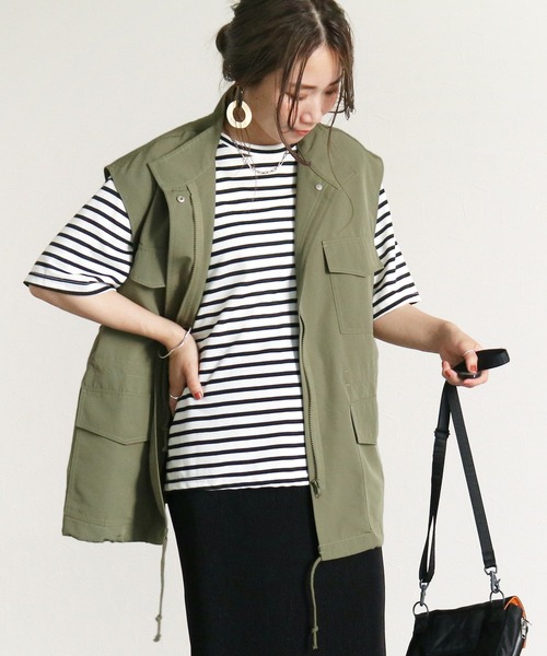 reca（レカ）の「スタンドカラーポケット付きベスト（ベスト・レディース・ブラック/カーキ・M）」の8枚目の写真