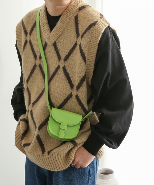 SENSE OF PLACE by URBAN RESEARCH（センスオブプレイスバイアーバンリサーチ）の「『ユニセックス』フェイクレザーフラップミニショルダー（ショルダーバッグ・メンズ・ブルー/オレンジ/ブラック/グリーン・ONE）」の15枚目の写真