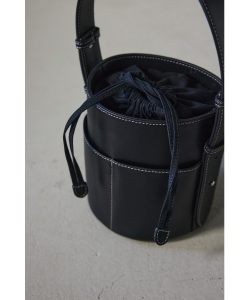 STYLEMIXER(スタイルミキサー)の「ステッチワークバケットバッグ(ハンドバッグ・レディース・マジェンタ/ブラック・FREE)」の5枚目の写真