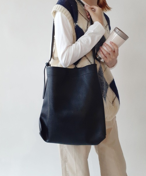 thank U more（サンキューモア）の「レザー ビッグ ショルダーバッグ（ショルダーバッグ・レディース・ダークベージュ/ブラウン/キャメル/ブラック・FREE）」の15枚目の写真