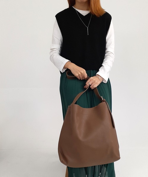 thank U more（サンキューモア）の「レザー ビッグ ショルダーバッグ（ショルダーバッグ・レディース・ダークベージュ/ブラウン/キャメル/ブラック・FREE）」の20枚目の写真