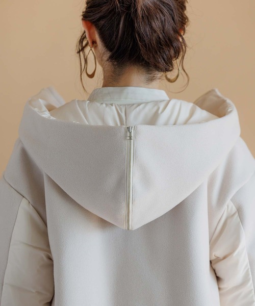 RAW FUDGE（ローファッジ）の「起毛ニット×タフタ２WAYフードダウン（ダウンジャケット/コート・レディース・ブラック/オフホワイト・M）」の4枚目の写真