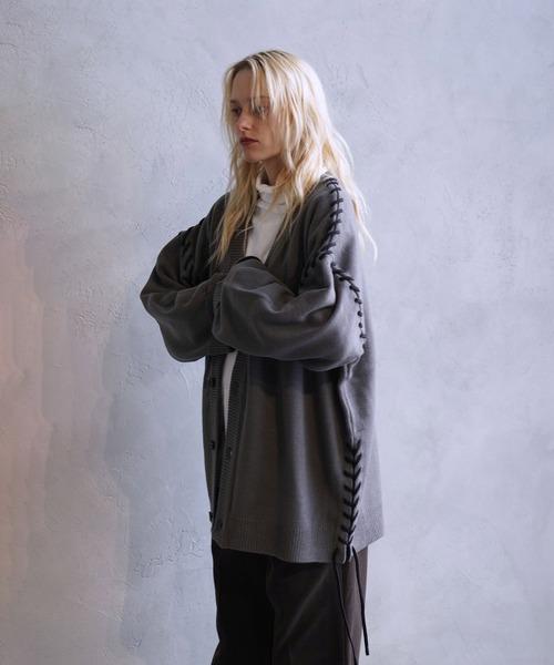 JUNRED（ジュンレッド）の「【MASAKI × JUNRed】ステッチレースアップルーズカーディガン（カーディガン/ボレロ・メンズ・チャコールグレー/ブラック/グレイッシュベージュ・S/M/L）」の9枚目の写真