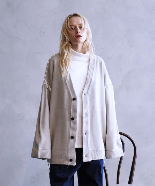 JUNRED（ジュンレッド）の「【MASAKI × JUNRed】ステッチレースアップルーズカーディガン（カーディガン/ボレロ・メンズ・チャコールグレー/ブラック/グレイッシュベージュ・S/M/L）」の14枚目の写真