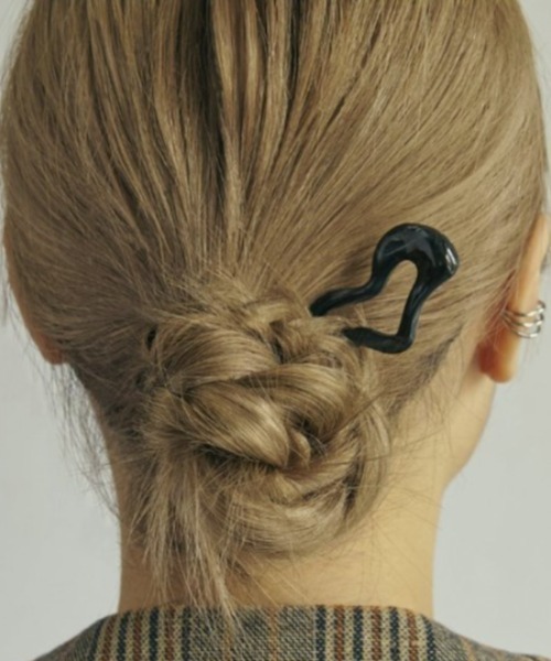 GOLDY(ゴールディ)の「【GOLDY】ニュアンス ウェーブ U字コーム かんざし ※(その他ヘアアクセサリー・レディース・カーキ/ブルー/ベージュ/ネイビー・FREE)」の5枚目の写真