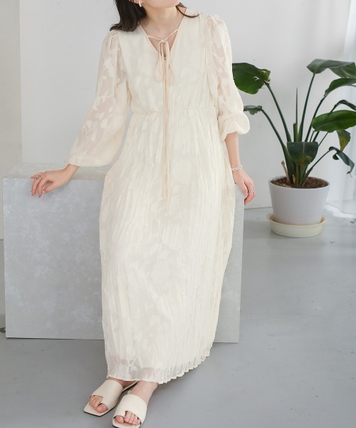 Bab（バブ）の「シアージャガードフラワーワンピース