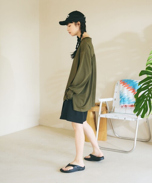 FREAK'S STORE（フリークスストア）の「OOFOS/ウーフォス OOriginal/ウーオリジナル（サンダル・レディース・ブラック/グレー/グリーン/ワインレッド/ベージュ/サックスブルー・7/6/8/5）」の11枚目の写真