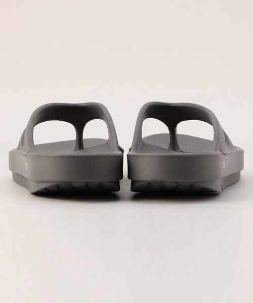 FREAK'S STORE（フリークスストア）の「OOFOS/ウーフォス OOriginal/ウーオリジナル（サンダル・レディース・ブラック/グレー/グリーン/ワインレッド/ベージュ/サックスブルー・7/6/8/5）」の18枚目の写真