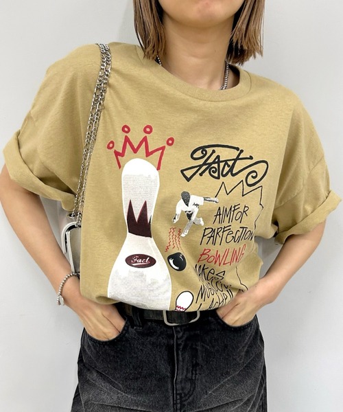 WHO'S WHO gallery（フーズフーギャラリー）の「COOPER FACTボーリングフォトビッグTEE（Tシャツ/カットソー・レディース・サックスブルー/ベージュ/ホワイト/ブラック/チャコールグレー・FREE）」の4枚目の写真