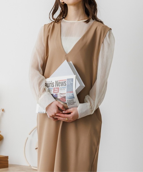 Eclat one(エクラワン)の「秋はこれ1枚でオシャレに♪ 深Vネック ジャンパースカート(ワンピース・レディース・ベージュ/ブラック/グレー・M/L)」の6枚目の写真