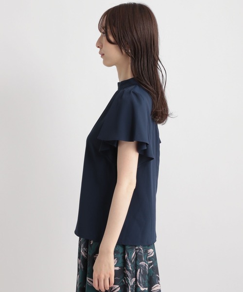 Andemiu(アンデミュウ)の「スタンドラッフルブラウス197857(シャツ/ブラウス・レディース・ネイビー/ホワイト/ライトグリーン/ライトイエロー・FREE)」の5枚目の写真