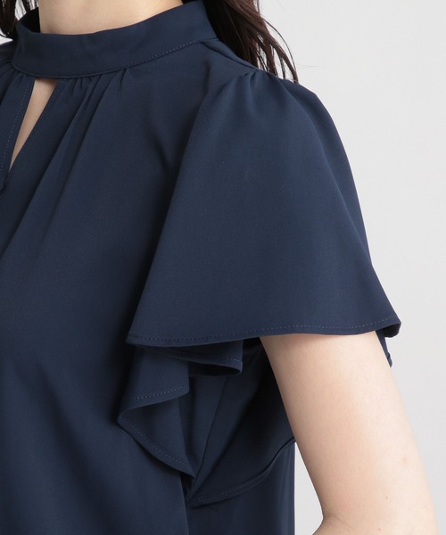 Andemiu(アンデミュウ)の「スタンドラッフルブラウス197857(シャツ/ブラウス・レディース・ネイビー/ホワイト/ライトグリーン/ライトイエロー・FREE)」の10枚目の写真