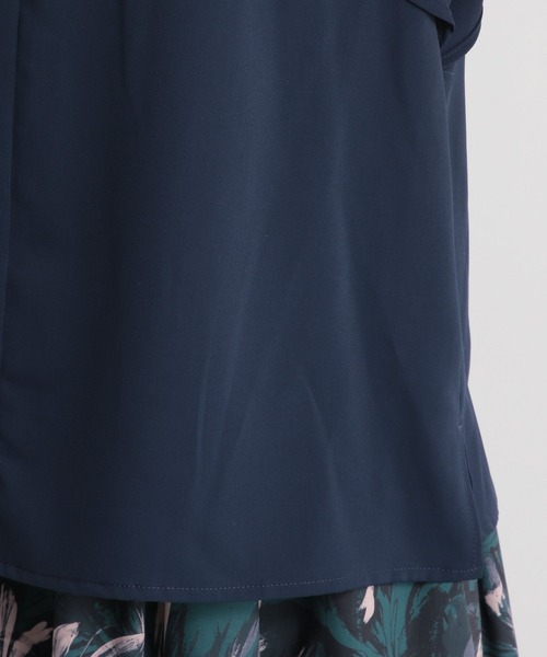 Andemiu(アンデミュウ)の「スタンドラッフルブラウス197857(シャツ/ブラウス・レディース・ネイビー/ホワイト/ライトグリーン/ライトイエロー・FREE)」の15枚目の写真